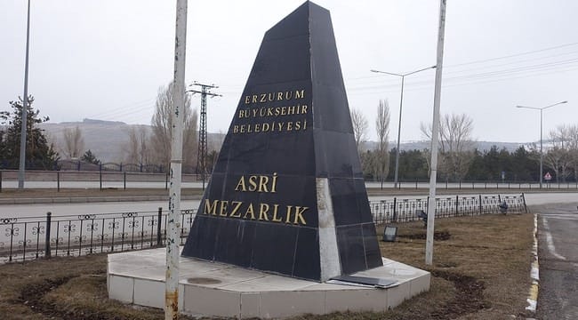 Erzurum Asri Mezarlık Giriş Anıtı